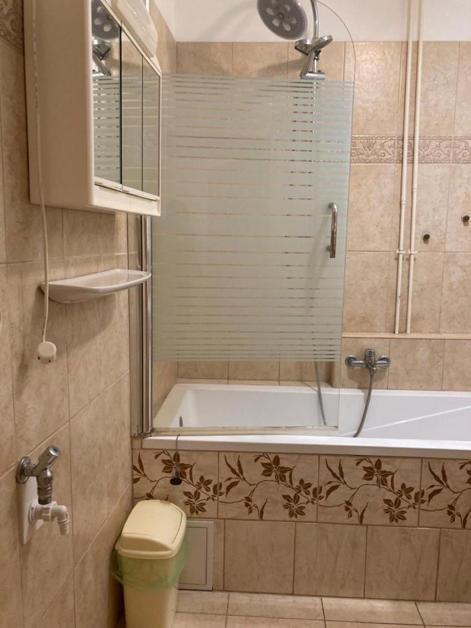 Gogol24 Hostel Сегед Екстериор снимка